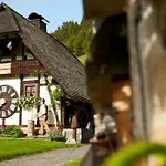 Living Timeless- Black Forest Style- Daire Schönwalde